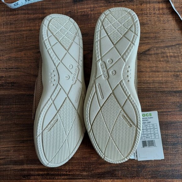 Crocs Walu Loafer in Tan, NWT - Picture 3 of 5